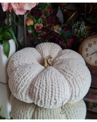 Kézzel horgolt nagyméretű tök / 22cm.Ekrü