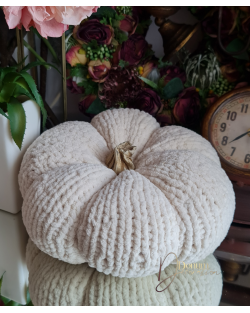 Kézzel horgolt nagyméretű tök / 22cm.Ekrü